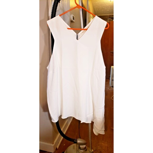 NWT -Rachel Roy - Sleeveless Ivory/Cream Asymmetrical Blouse Size 3X - Picture 1 of 8